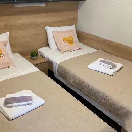 Mobile Paradise - Two Bedroom Mobile With Terrace Hébergement de vacances Sveti Petar (Zadar)