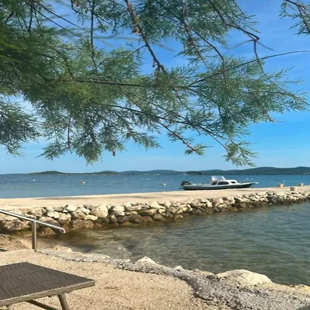 Hébergement de vacances Mobile Paradise - Two Bedroom Mobile With Terrace